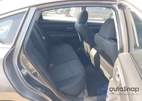 2017 Nissan Altima 2.5 S z USA, uszkodzony, nr VIN 1N4AL3AP8HC279531